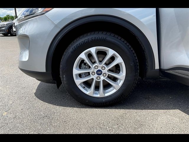 2022 Ford Escape Hybrid SE