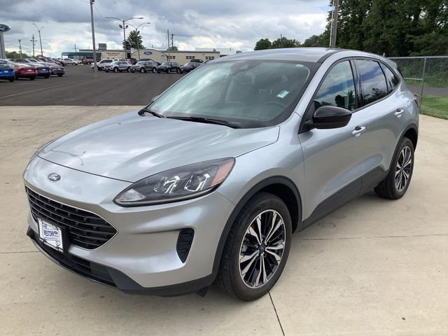 2022 Ford Escape Hybrid SE