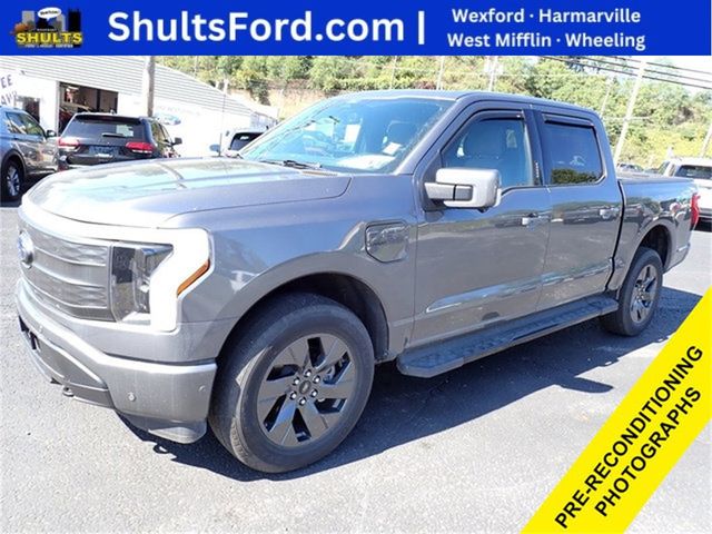 2022 Ford F-150 Lightning LARIAT