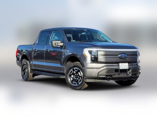 2022 Ford F-150 Lightning 