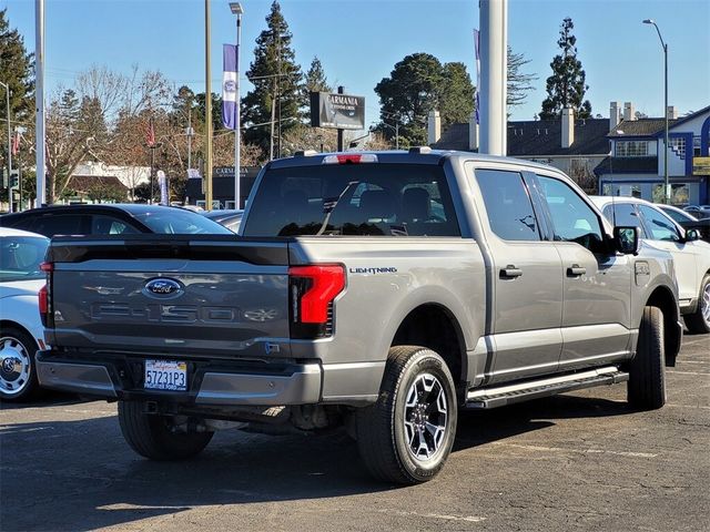 2022 Ford F-150 Lightning 