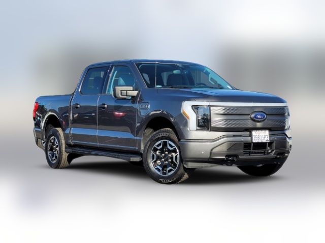 2022 Ford F-150 Lightning 