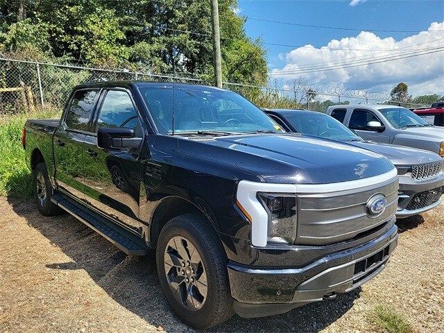 2022 Ford F-150 Lightning LARIAT