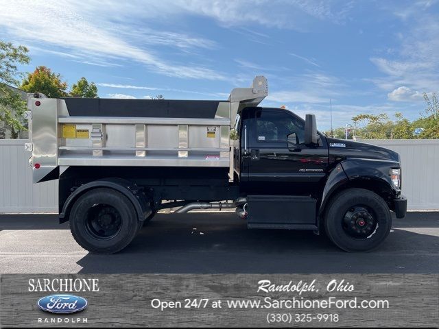 2022 Ford F-650 Base