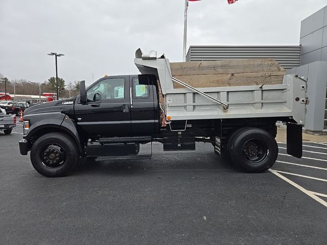 2022 Ford F-650 Base