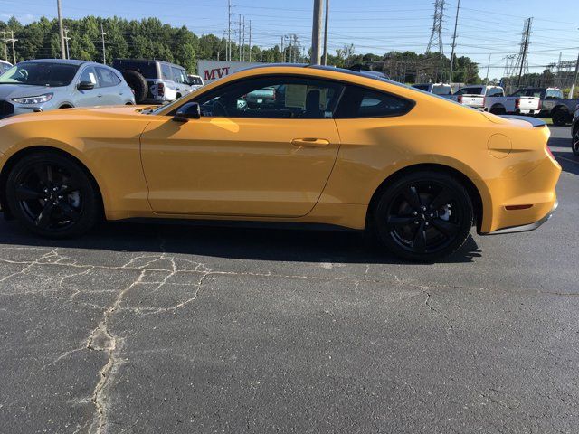 2022 Ford Mustang EcoBoost