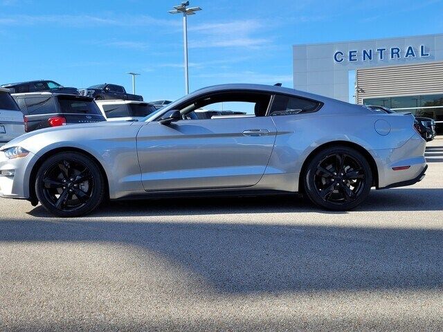 2022 Ford Mustang EcoBoost