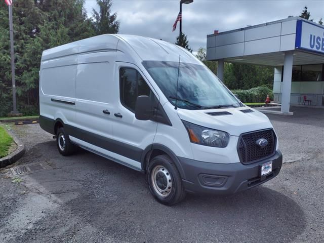 2022 Ford Transit Base