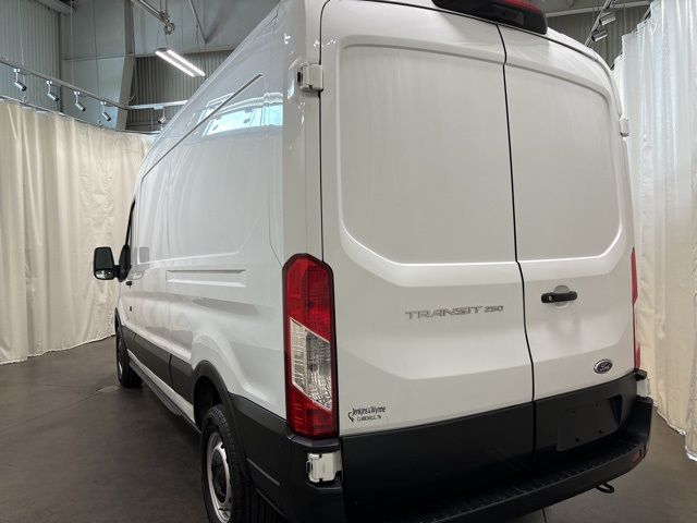 2022 Ford Transit Base