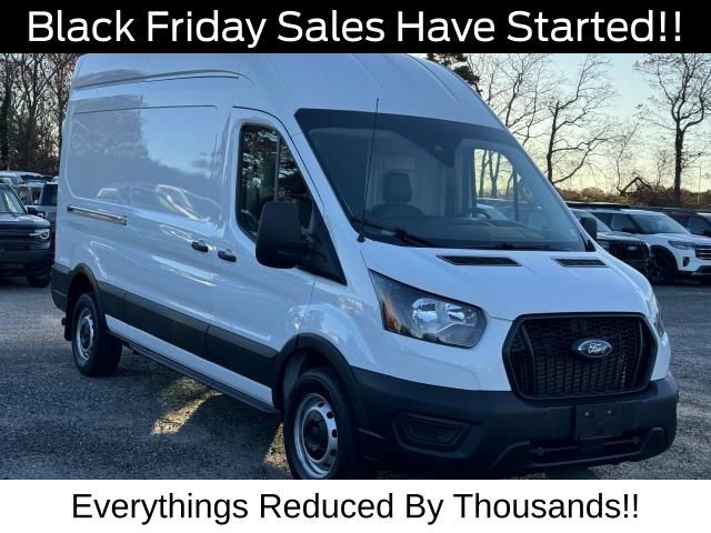 2022 Ford Transit Base