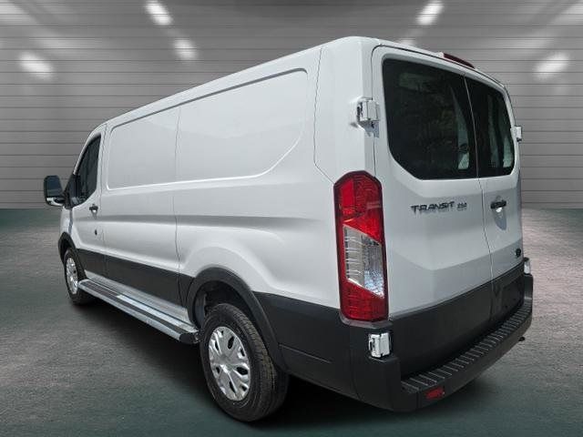 2022 Ford Transit Base