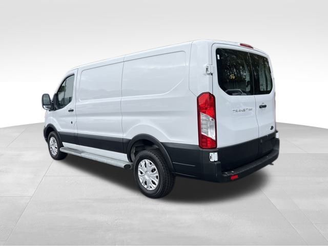 2022 Ford Transit Base