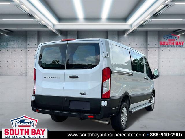 2022 Ford Transit Base