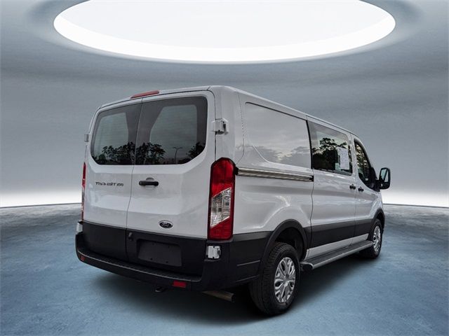 2022 Ford Transit Base