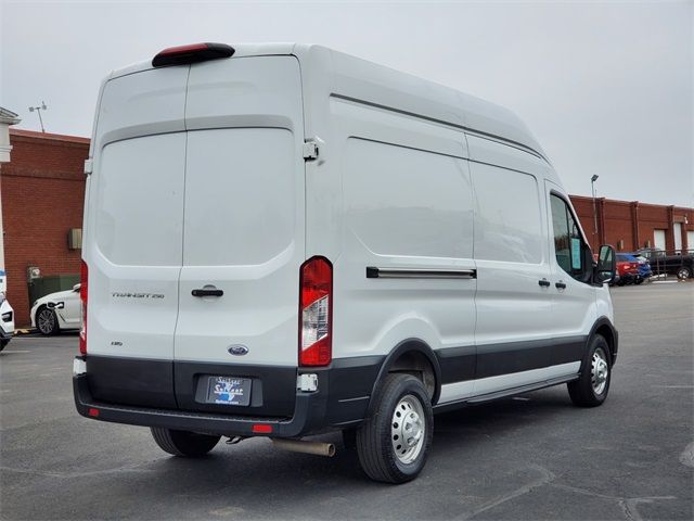 2022 Ford Transit Base