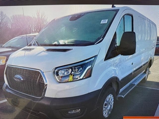 2022 Ford Transit Base