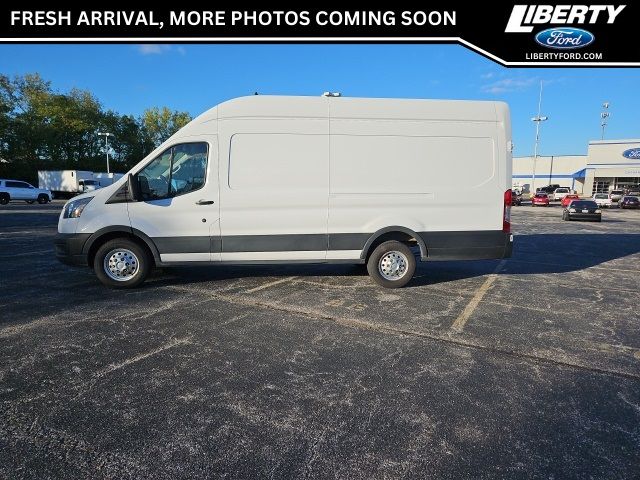 2022 Ford Transit Base