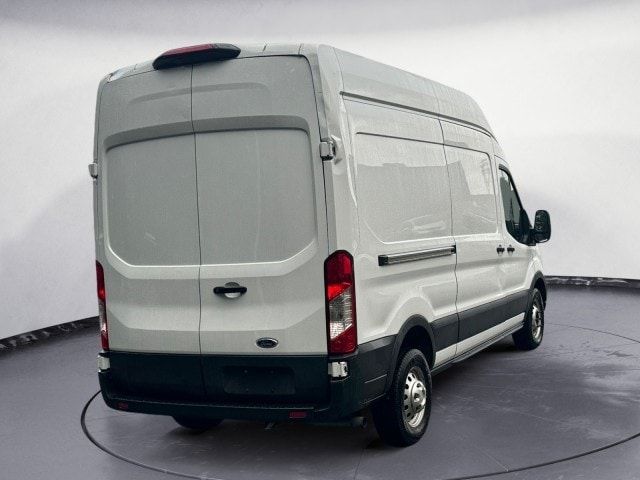 2022 Ford Transit Base