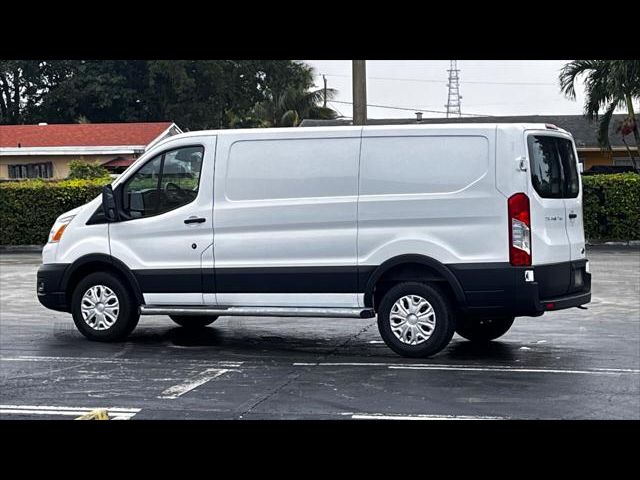 2022 Ford Transit Base