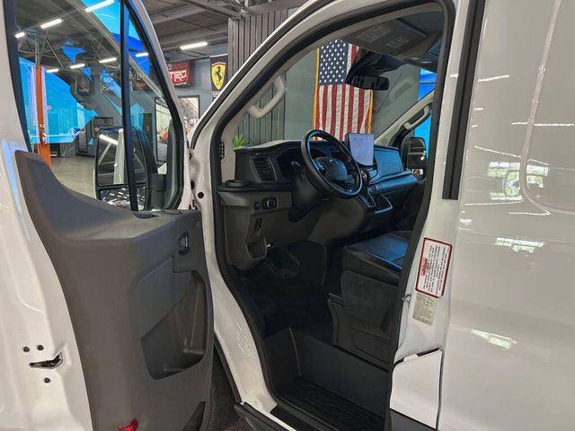 2022 Ford Transit Base
