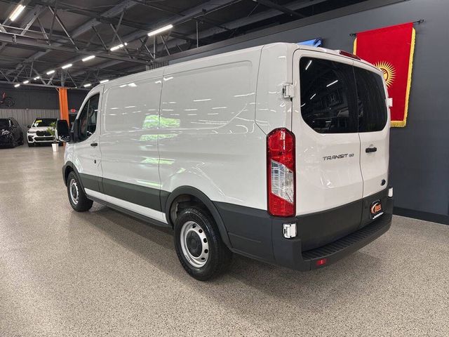 2022 Ford Transit Base