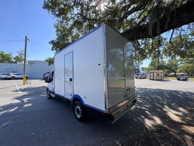 2022 Ford Transit Chassis 