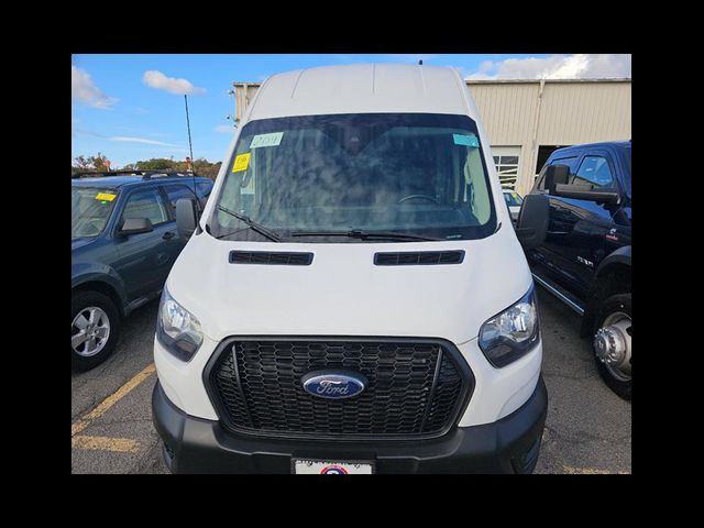 2022 Ford Transit Base