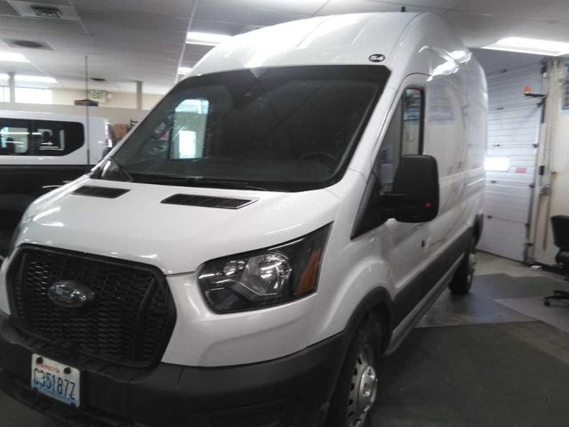 2022 Ford Transit Base