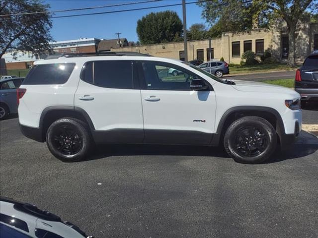 2022 GMC Acadia AT4