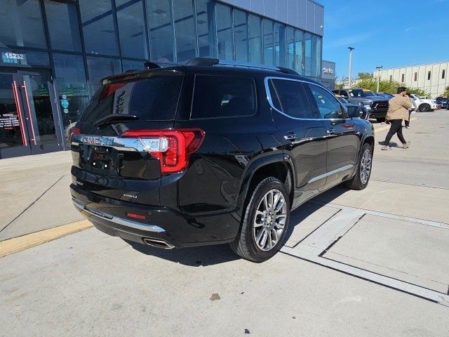 2022 GMC Acadia Denali