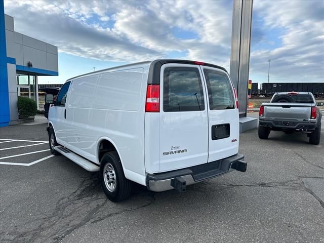 2022 GMC Savana Base