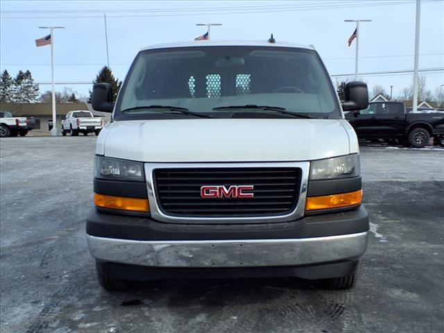 2022 GMC Savana Base