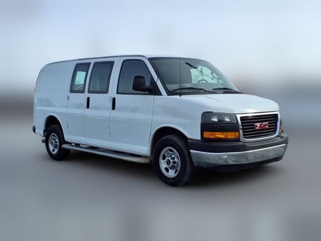 2022 GMC Savana Base