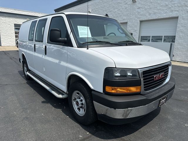 2022 GMC Savana Base