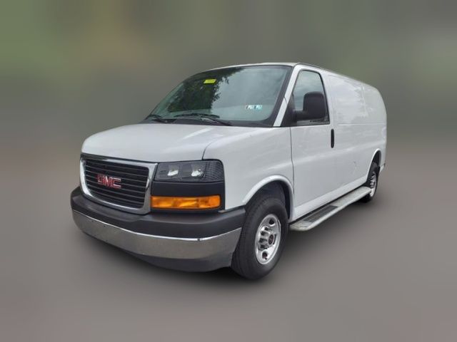 2022 GMC Savana Base