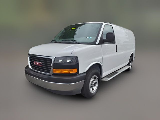 2022 GMC Savana Base