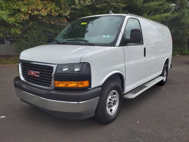 2022 GMC Savana Base