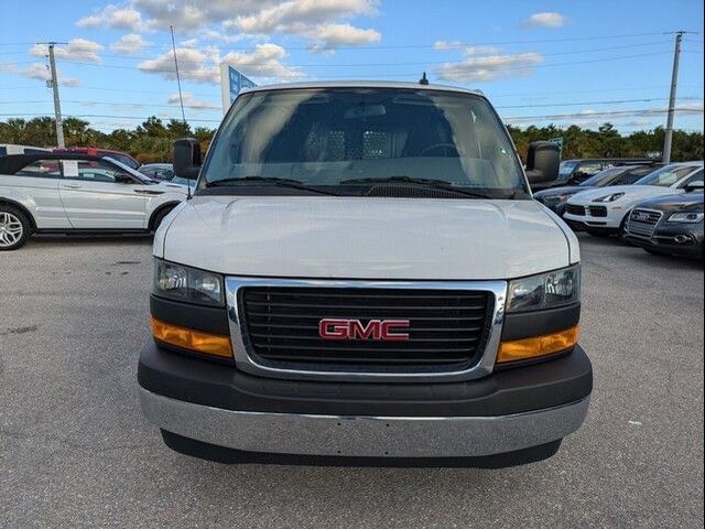 2022 GMC Savana Base