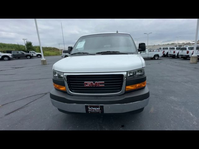 2022 GMC Savana Base