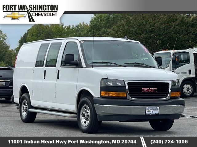 2022 GMC Savana Base