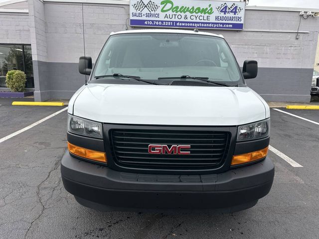 2022 GMC Savana Base