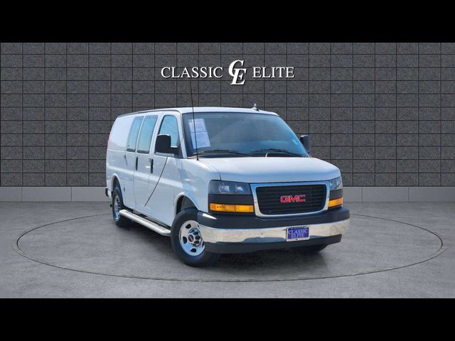 2022 GMC Savana Base