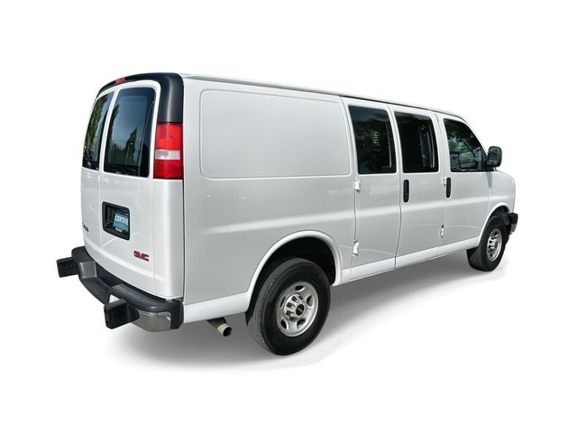 2022 GMC Savana Base