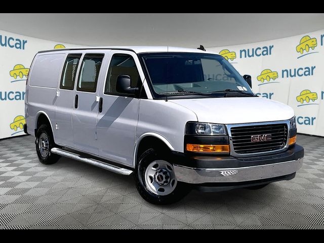 2022 GMC Savana Base