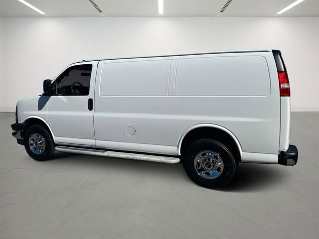 2022 GMC Savana Base