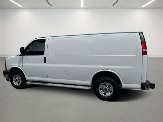 2022 GMC Savana Base