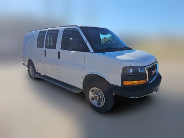 2022 GMC Savana Base