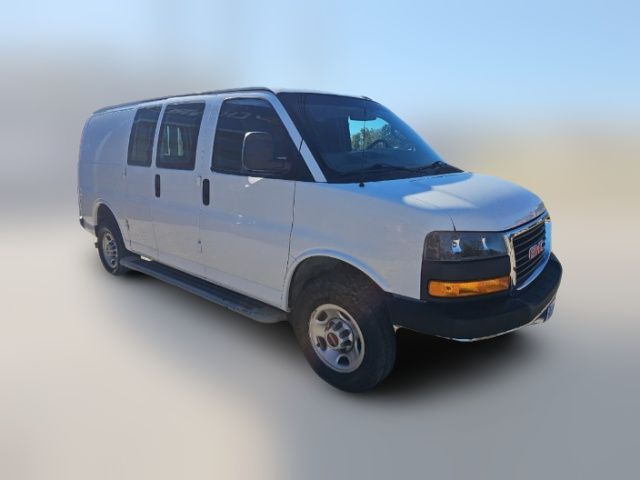 2022 GMC Savana Base