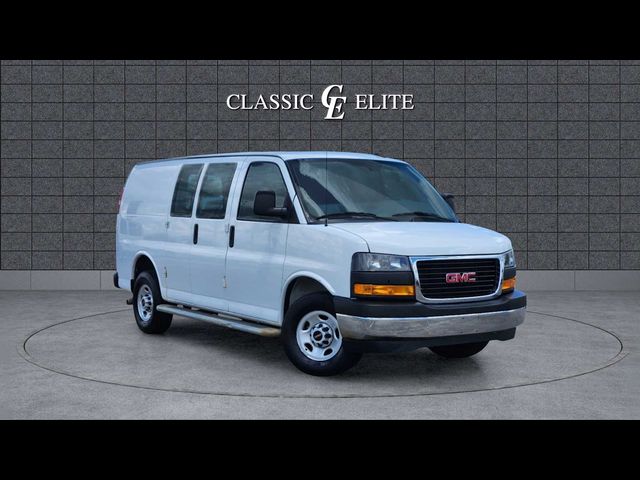 2022 GMC Savana Base