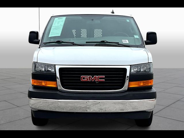 2022 GMC Savana Base